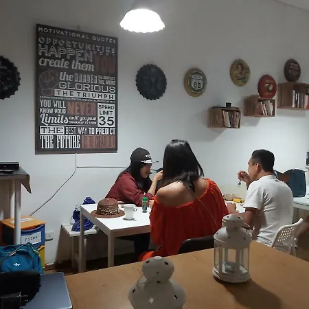 Downtown Hostel *